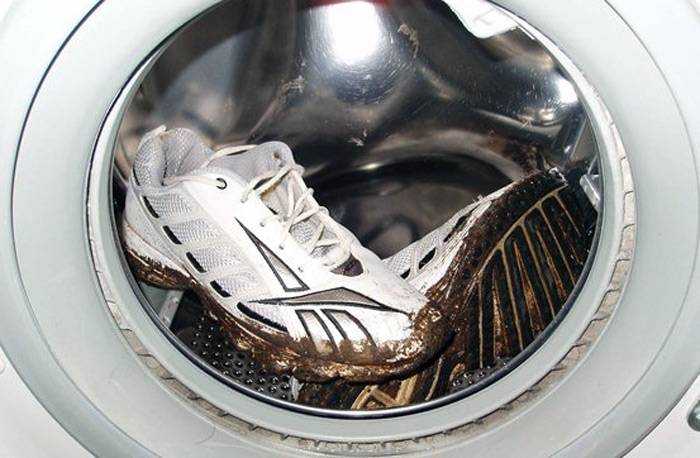 Как правильно стирать кроссовки в стиральной машине и очистить вручную в домашних условиях