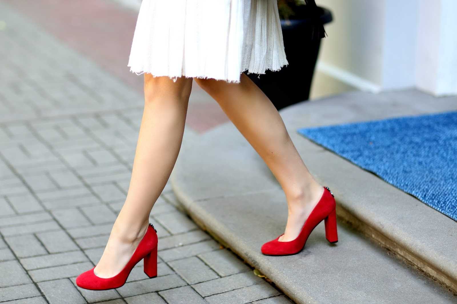 C чем носить красные туфли: фото лаковых лодочек и других моделей