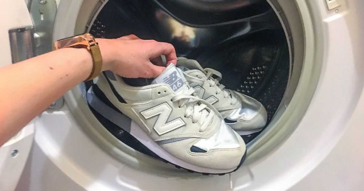 Как стирать замшевые и кожаные кроссовки