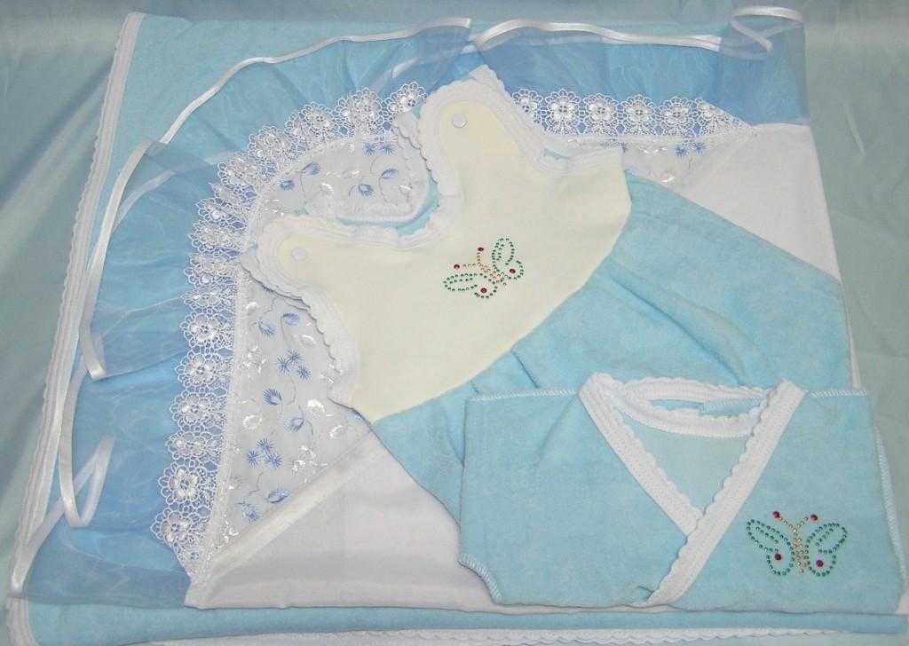 Первый гардероб новорожденного: самая необходимая одежда, какая нужна младенцу на первое время