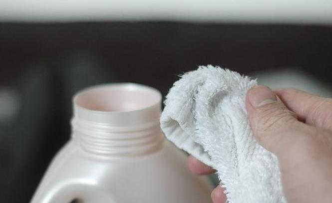 Как почистить пальто в домашних условиях без стирки?