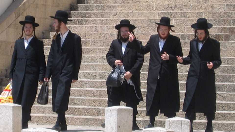 Еврейская национальная область. Хасидский лапсердак. Еврей в лапсердаке. Еврейская одежда хасидов.