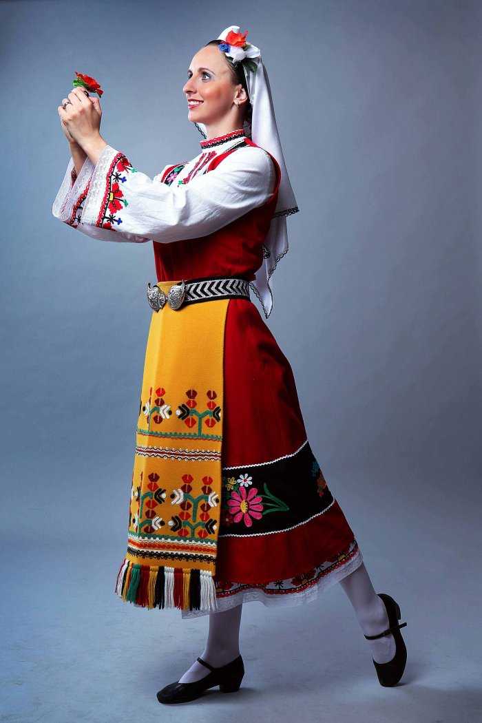 Русский народный костюм: история и современность. русский народный костюм для мужчин, женщин и детей :: syl.ru