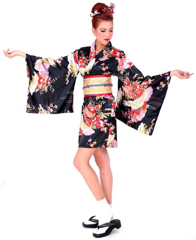 Традиционное японское платье-кимоно, как часть философии.