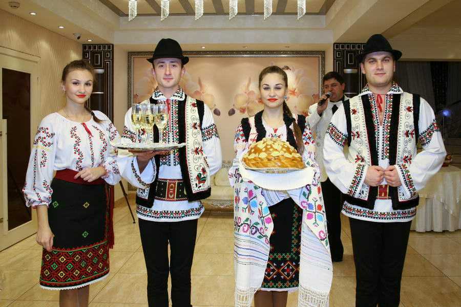 Молдавский национальный костюм : статья : краеведение и этнография