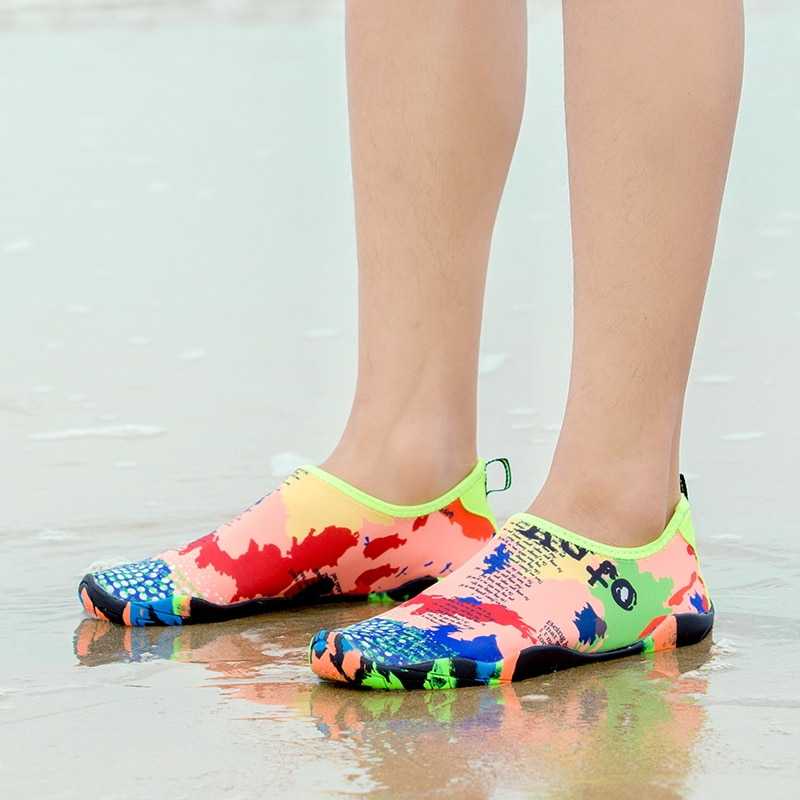 Модели на пляже: выбираем пляжную обувь!