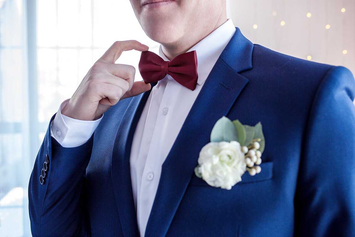 Галстук к синему костюму на свадьбу