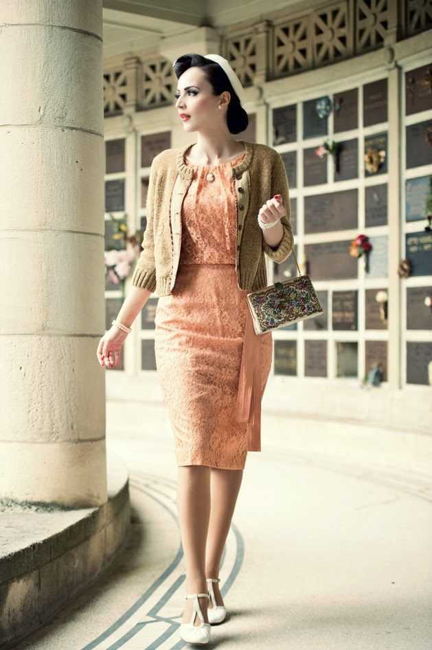 Модные фасоны платьев в горошек в стиле ретро :: syl.ru