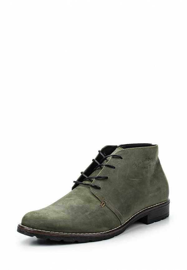 С чем носить зеленую обувь: образы с туфлями, сапогами и ботинками