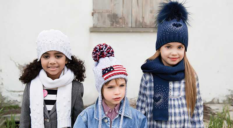 Вязаные шапки для мальчиков очень важны в холодный период года Зимние детские шапки должны быть теплыми и нравится малышу Какие модные тенденции и расцветки в тренде Как выбрать