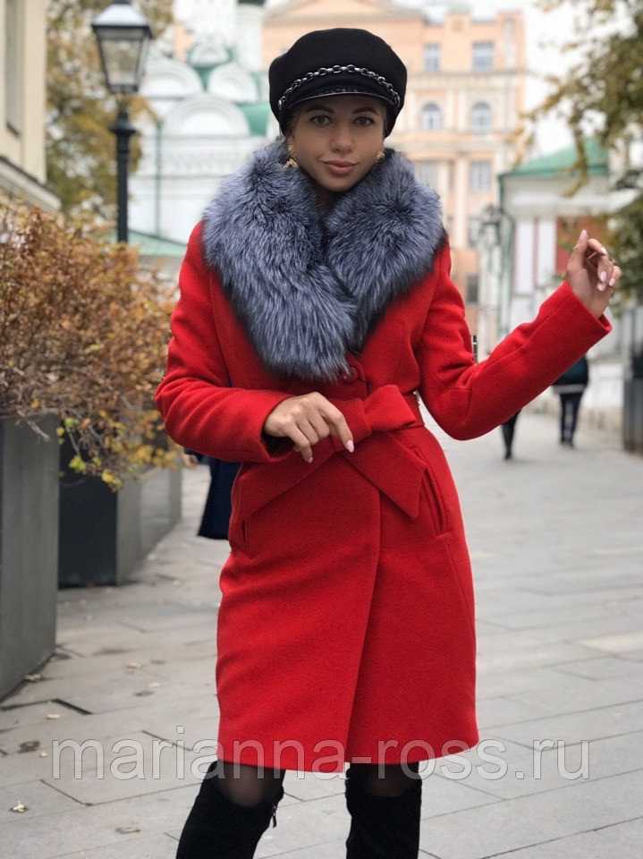Меховые пальто для женщин на 2021 год: новинки на фото
