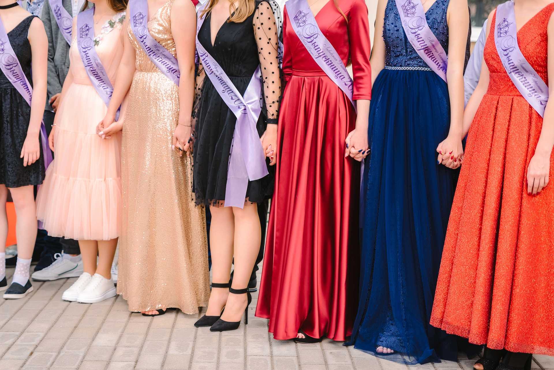Длинные вечерние платья на выпускной 2022. фото красивых выпускных платьев в пол.