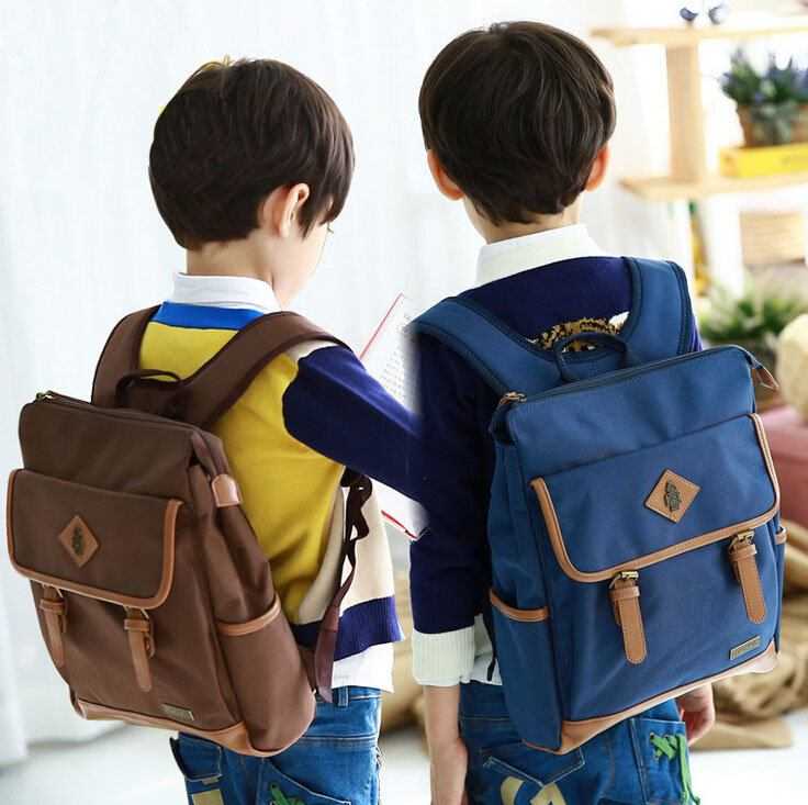 Дети школа рюкзак. Сумка для мальчики для школьника. Ученик с сумкой. Детский школьный рюкзак. Школьная сумка рюкзак для мальчиков.