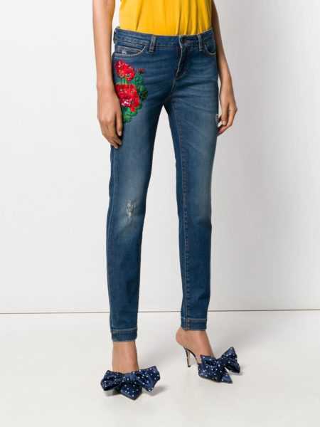 Модные джинсы 2022 — лучшие модели. все тренды. стильные идеи