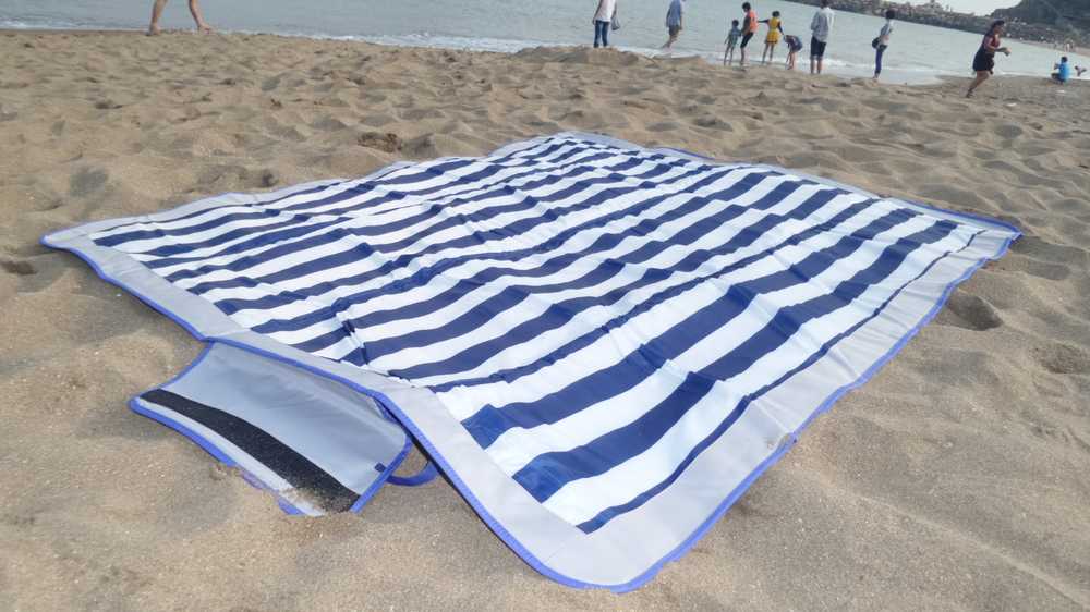 Коврик для пляжа – на чем лежать: пляжная подстилка, плед своими руками