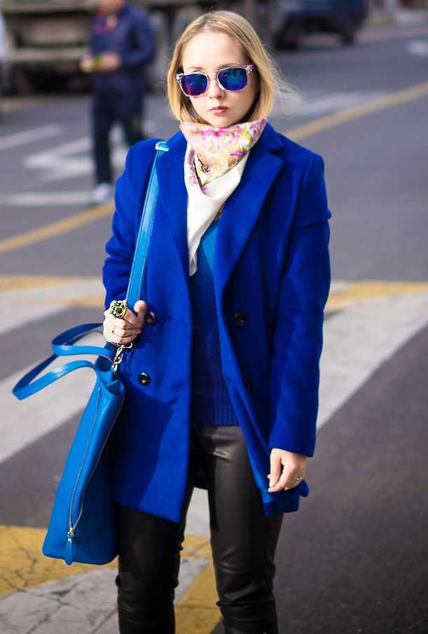 Сочетание цветов к синему пальто