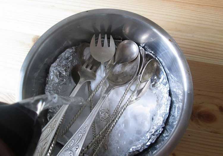 Как почистить серебряную цепочку в домашних условиях: 10 эффективных способов