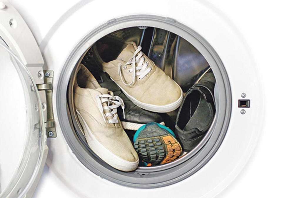 Как правильно стирать кроссовки для бега: в стиральной машине и вручную