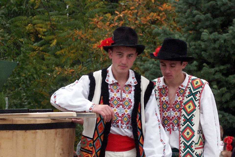 Молдавський національний костюм